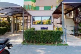 Apartamento à venda Fazenda Aricanduva com 48m² - 2 dormitórios -  vagas - R$ 250.000 - 881044526-frente-predio.jpeg
