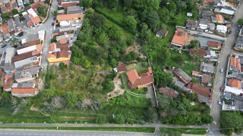 Chácara à venda Centro com 5200m² e 4 quartos por R$ 1.100.000 - 483150306-geral-de-cima.JPG