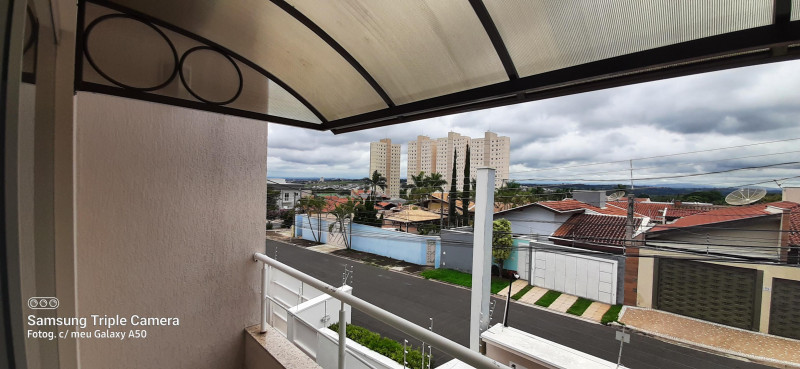 Casa à venda Jardim Murayama com 260m² e 3 quartos por R$ 1.200.000 - 1009378210-visao-3-sacada-principal.jpeg