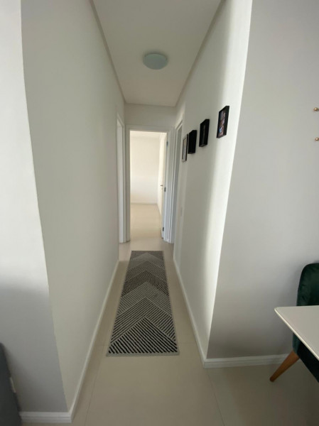 Apartamento à venda Centro com 69m² e 2 quartos por R$ 670.000 - 1302582764-8-foto-apto-corredor.jpg