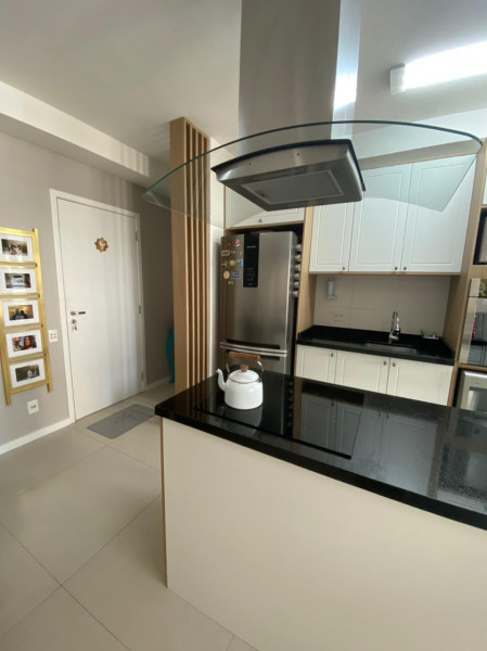 Apartamento à venda Centro com 69m² e 2 quartos por R$ 670.000 - 1936890580-1-foto-cozinha-entrada.jpg