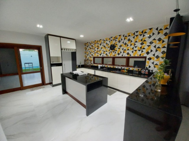 Casa à venda Jerônimo de Medeiros Prado com 260m² e 3 quartos por R$ 980.000 - 329635516-8.jpg