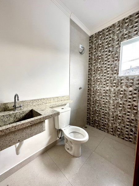 Casa à venda Jardim Santo Antoninho com 110m² e 3 quartos por R$ 730.000 - 310897819-banheiro-suite-foto-1.jpeg