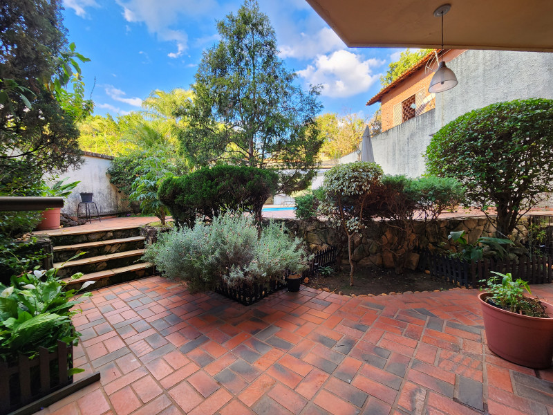 Casa à venda Belvedere com 260m² e 3 quartos por R$ 2.080.000 - 1556033180-foto-jardim.jpg