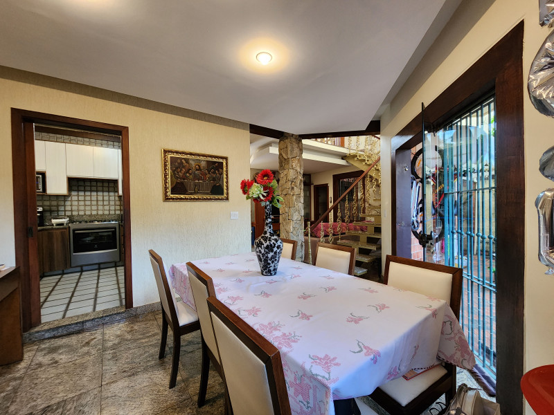 Casa à venda Belvedere com 260m² e 3 quartos por R$ 2.080.000 - 1956675290-sala-jantar.jpg