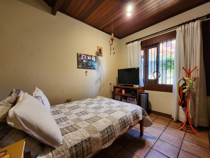 Casa à venda Belvedere com 260m² e 3 quartos por R$ 2.080.000 - 740257939-quarto-meio.jpg