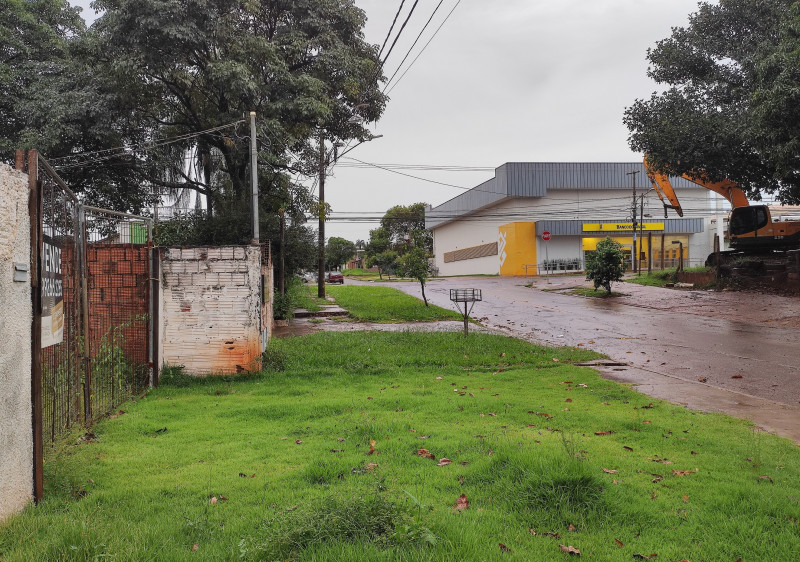 Terreno à venda Cel. Antonino com 371m² e 1 quarto por R$ 300.000 - 1016753696-002.jpg