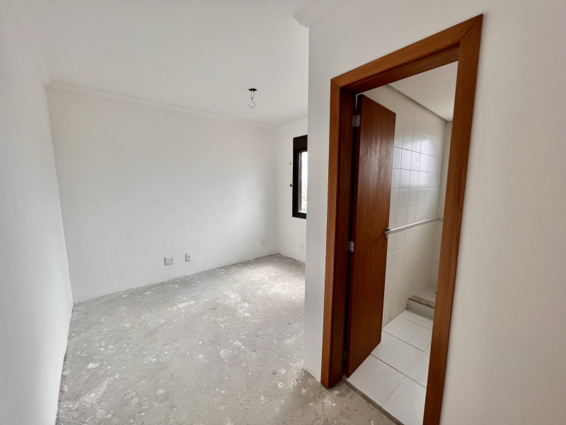 Apartamento à venda Petrópolis com 75m² e 2 quartos por R$ 375.000 - 611661628-img-1533.JPEG
