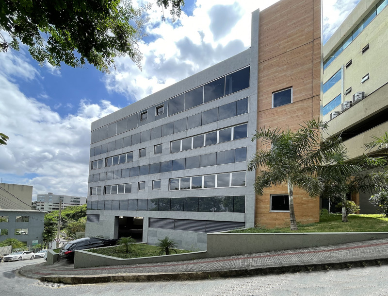 Comercial à venda Estoril com 1800m² e 1 quarto por R$ 8.300.000 - 1200815912-fachada-principal.jpg