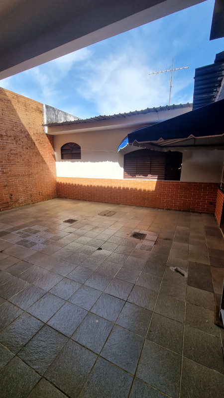 Casa à venda Centro com 400m² e 5 quartos por R$ 750.000 - 105138748-28.jpg