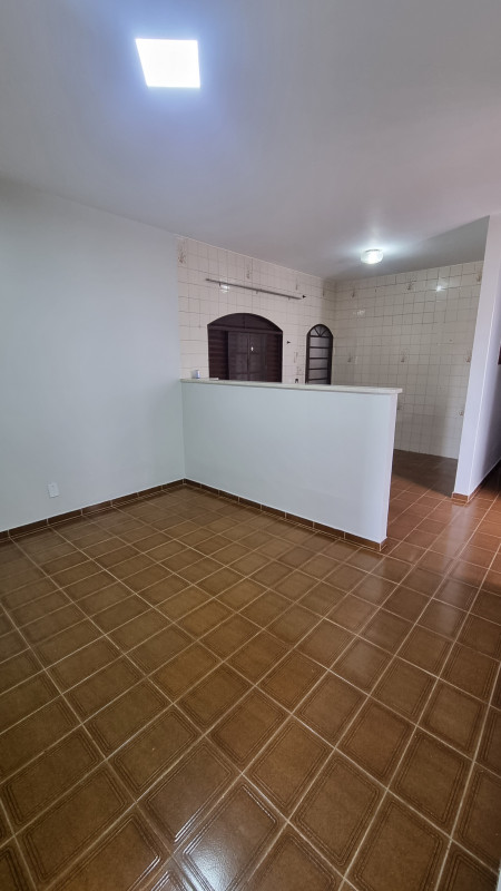 Casa à venda Centro com 400m² e 5 quartos por R$ 750.000 - 127629547-04.jpg