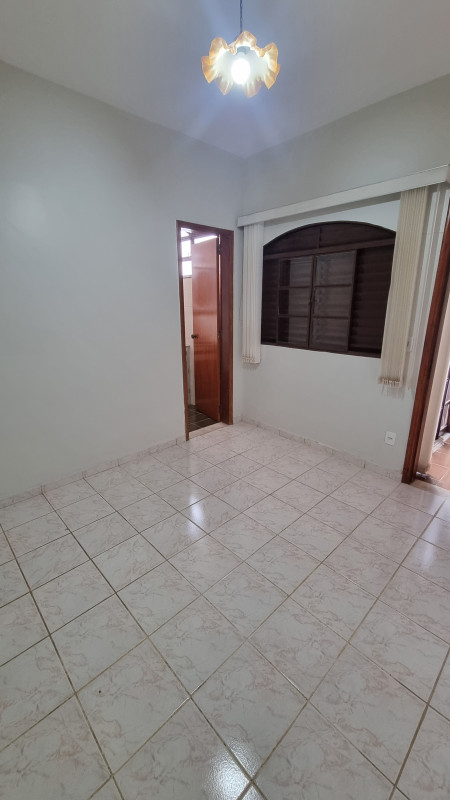 Casa à venda Centro com 400m² e 5 quartos por R$ 750.000 - 1284719515-15.jpg