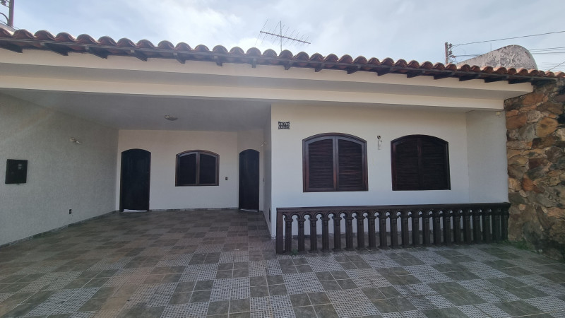 Casa à venda Centro com 400m² e 5 quartos por R$ 750.000 - 1884707920-02.jpg