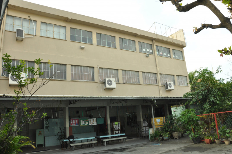 Comercial à venda Bangu com 2340m² e 1 quarto por R$ 7.900.000 - 144340920-foto-2-colegio.jpg