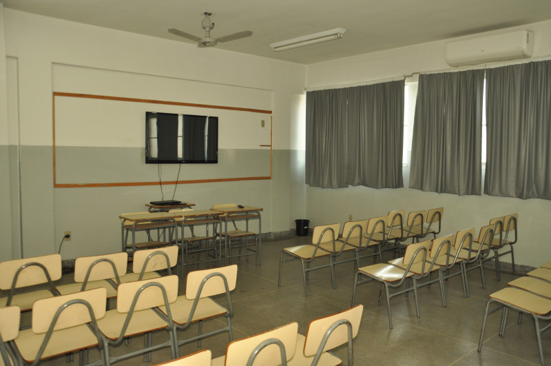 Comercial à venda Bangu com 2340m² e 1 quarto por R$ 7.900.000 - 444202470-foto-5-colegio.jpg