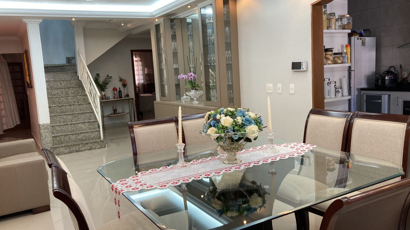 Casa à venda Centro com 348m² e 5 quartos por R$ 1.550.000 - 1152536612-5690355c-1ad3-430a-a7dc-f2722d165e41.jpeg