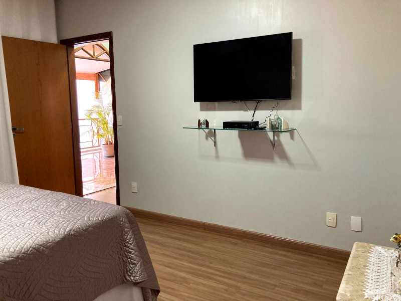 Casa à venda Centro com 348m² e 5 quartos por R$ 1.550.000 - 2141434628-79f75cb4-13ee-458c-86cc-adcb3aa36528.jpeg