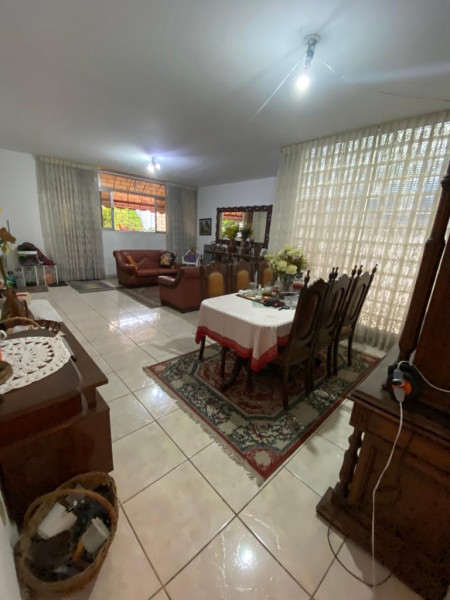 Casa à venda Vila Valença com 350m² e 3 quartos por R$ 610.000 - 1318379302-cb97648a-9426-455b-8d2d-131e748279f2.jpg