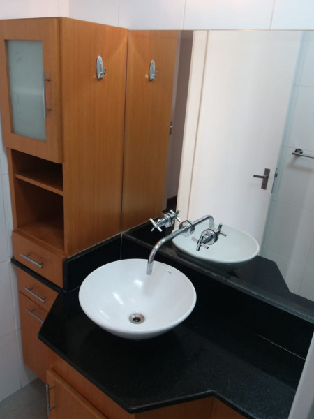 Apartamento à venda Aclimação com 52m² e 2 quartos por R$ 510.000 - 2040475779-wc-1.jpeg