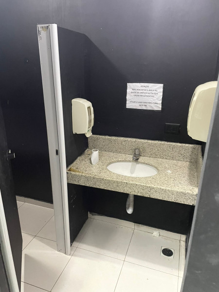 Comercial para alugar Centro com 180m² e 1 quarto por R$ 11.500 - 1318659442-whatsapp-image-2023-04-04-at-15.jpeg