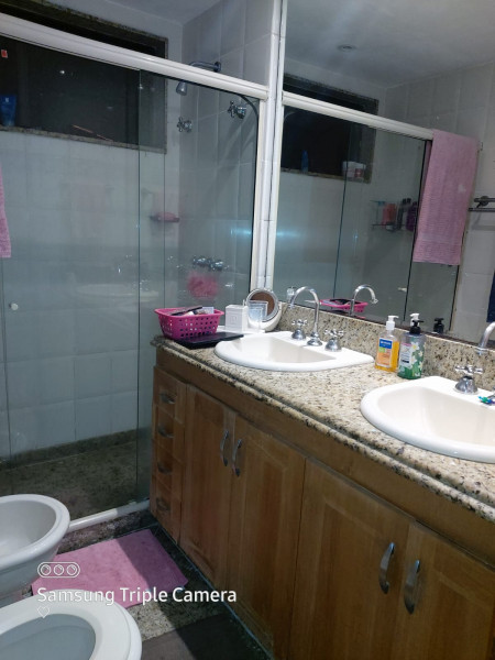 Apartamento à venda Recreio dos Bandeirantes com 180m² e 3 quartos por R$ 1.380.000 - 540793372-banheiro-da-suite-principal-2-pias.jpg