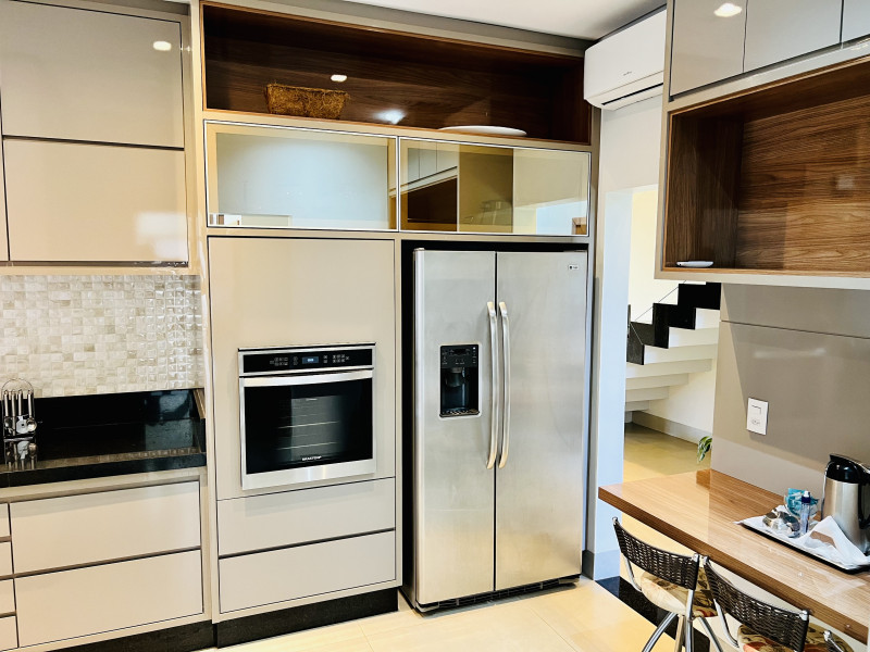 Casa de condomínio à venda Centro com 308m² e 4 quartos por R$ 2.995.000 - 2096067534-b08792ab-181d-4293-ad97-59d1cdd43c8b.jpeg