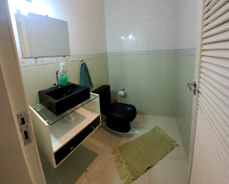 Casa de condomínio à venda Vargem Pequena com 220m² e 3 quartos por R$ 560.000 - 1836134209-8a84934c-67a4-4840-8f0b-f89cd4fdbed7.jpeg