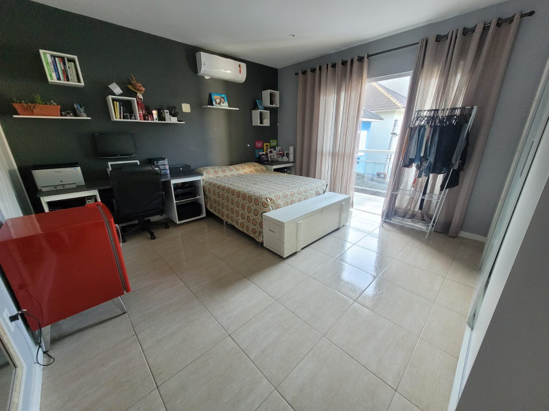Casa de condomínio à venda Vargem Pequena com 220m² e 3 quartos por R$ 560.000 - 2107053872-cdbecf89-7cfa-4fd5-861b-4be1c8c326e2.jpeg