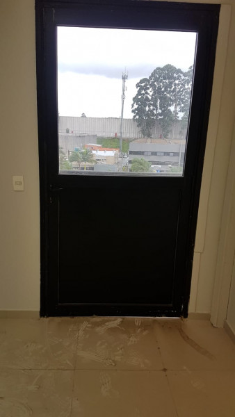 Comercial à venda Alphaville Industrial com 51m² e 1 quarto por R$ 350.000 - 1396251700-img-20190322-wa0020.jpg