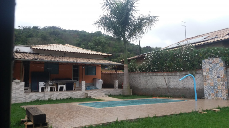 Chácara à venda Centro com 120m² e 3 quartos por R$ 310 - 147471669-fundos-casa.jpg