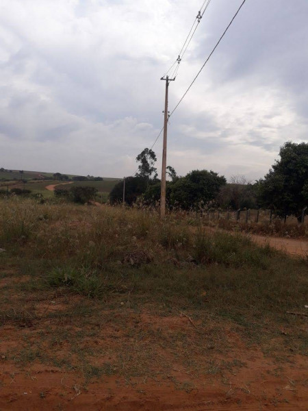 Terreno à venda Centro com 1300m² e 1 quarto por R$ 110.000 - 322834985-img-20180607-wa0076.jpg