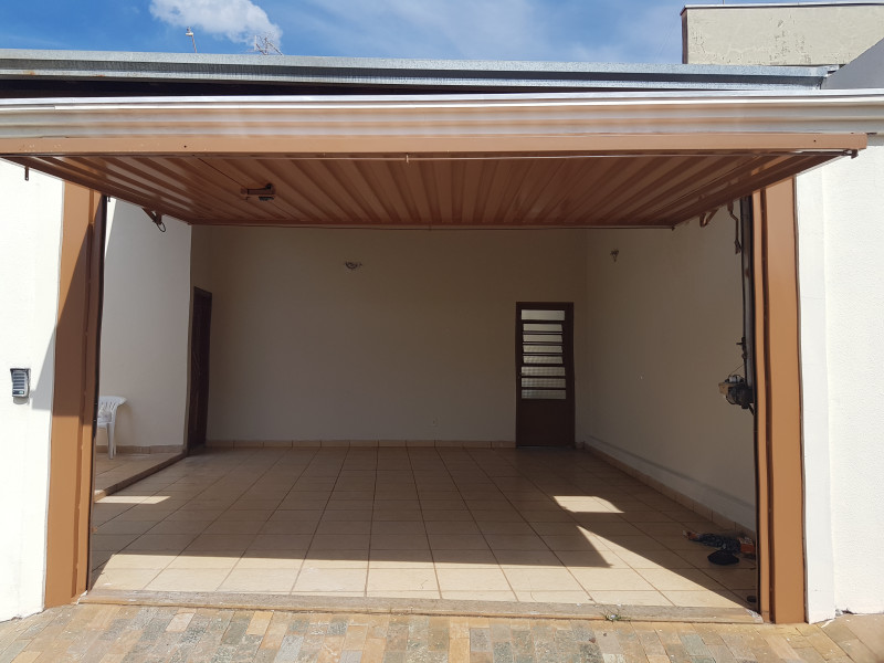 Casa à venda Centro com 154m² e 3 quartos por R$ 370.000 - lins-acessogaragem.jpg