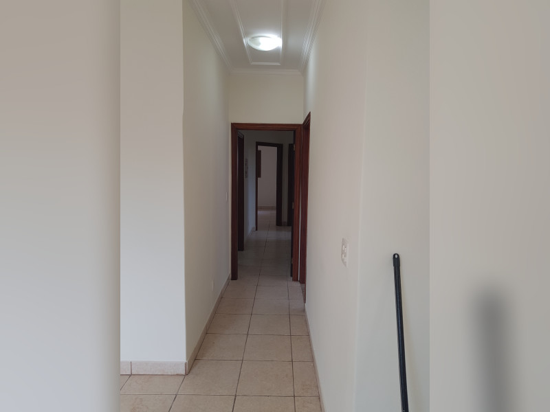 Casa à venda Centro com 154m² e 3 quartos por R$ 370.000 - lins-corredor.jpg