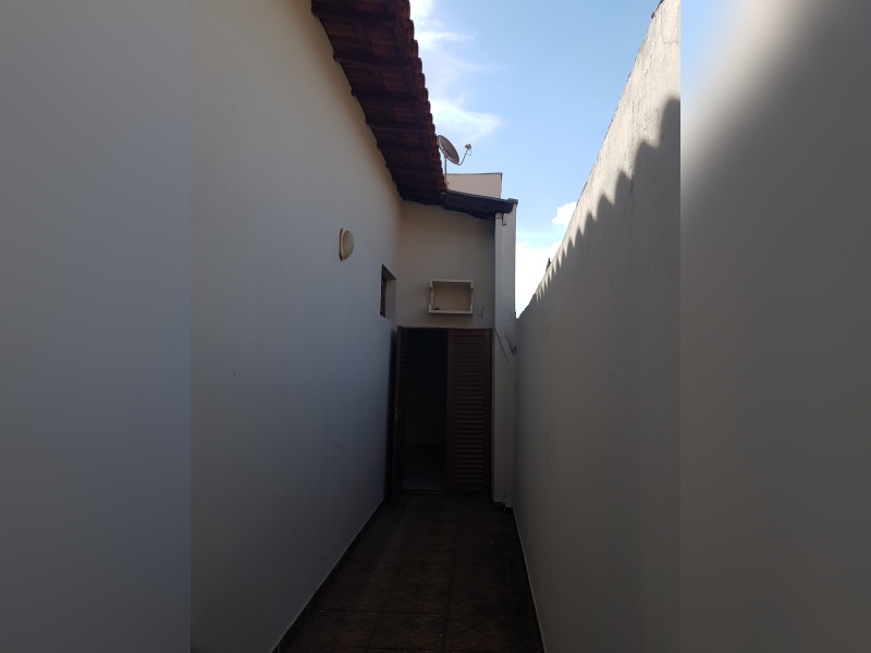 Casa à venda Centro com 154m² e 3 quartos por R$ 370.000 - lins-lateralesqacessosuite.jpg