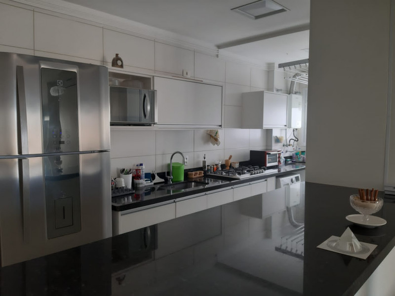 Apartamento à venda Ponta da Praia com 92m² e 3 quartos por R$ 900.000 - 19816809-img-20230412-wa0043.jpg