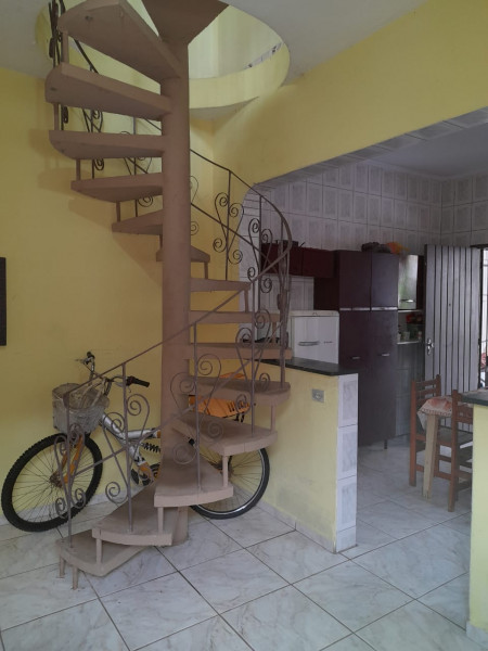 Casa à venda Balneario Itaguaí com 108m² e 2 quartos por R$ 270.000 - 527360047-escada-2.jpeg
