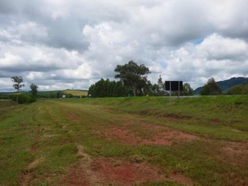 Terreno à venda Centro com 55782m² e 1 quarto por R$ 2.700.000 - 1688603775-f9.jpg
