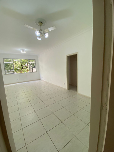 Apartamento à venda Copacabana com 76m² e 2 quartos por R$ 850.000 - 1215345347-a4e8b7cf-f44c-4a6d-a538-19280e4f4738.jpeg