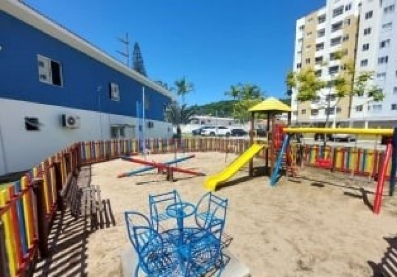 Apartamento à venda Centro com 62m² e 2 quartos por R$ 350.000 - 307268254-parquinho2.jpg