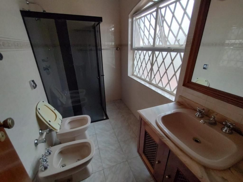 Casa à venda Jardim Dom Bosco com 295m² e 4 quartos por R$ 1.500.000 - 155787729-banheiro-2.jpeg