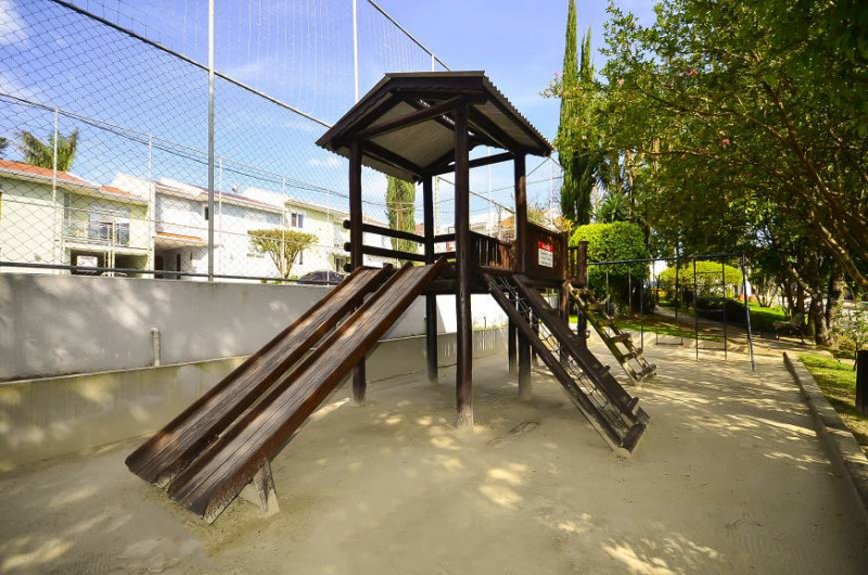 Casa de condomínio à venda Santa Candida com 207m² e 4 quartos por R$ 750.000 - 985860049-foto-25-de-casa-de-condominio-com-4-quartos-a-venda-207m-em-santa-candida-curitiba.jpg