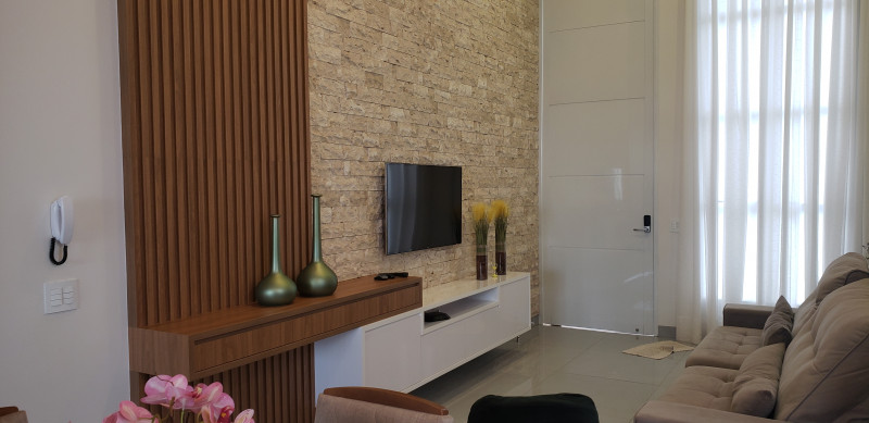 Casa à venda Jardim América com 403m² e 3 quartos por R$ 1.300.000 - 1313361678-sala2.jpg