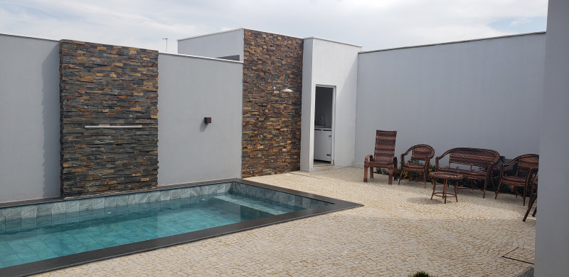 Casa à venda Jardim América com 403m² e 3 quartos por R$ 1.300.000 - 2110470534-quintal-piscina1.jpg