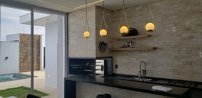 Casa à venda Jardim América com 403m² e 3 quartos por R$ 1.300.000 - 346342862-area-gourmet.jpg
