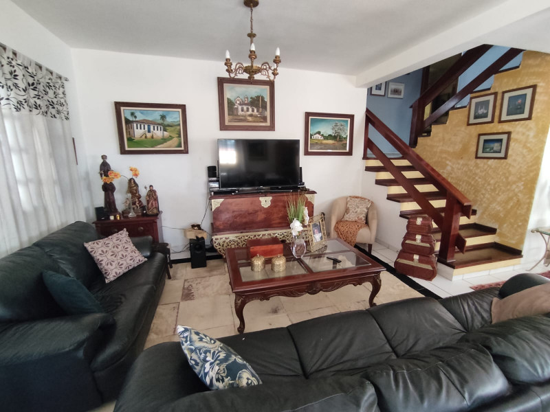 Casa à venda Centro com 390m² e 5 quartos por R$ 1.350.000 - 1974220311-vista-sala-2.jpeg