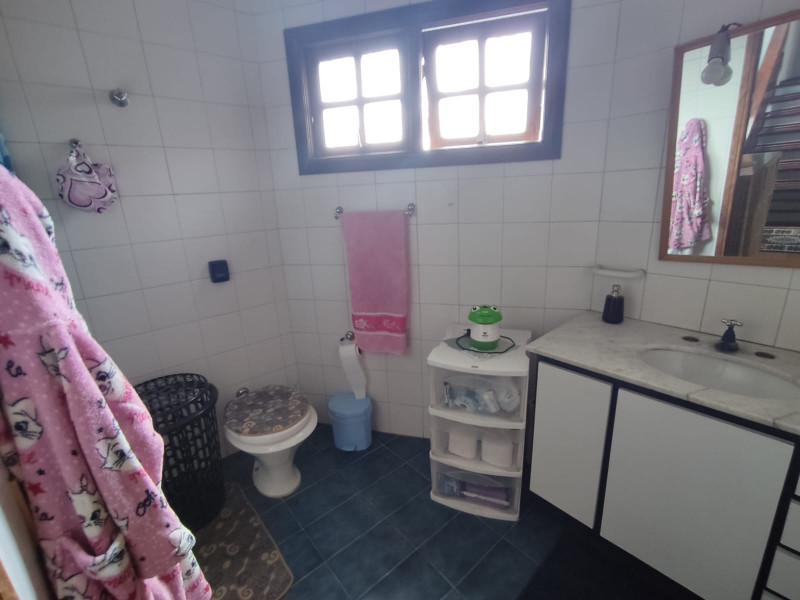 Casa à venda Centro com 390m² e 5 quartos por R$ 1.350.000 - 340355522-vista-banheiro-suite-jovem.jpeg