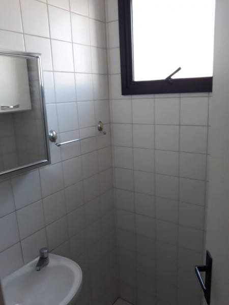 Comercial à venda Bosque da Saúde com 26m² e 1 quarto por R$ 187.000 - 873420087-banheiro.jpg
