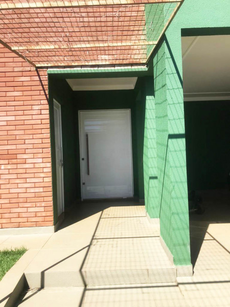 Casa à venda Conjunto Centauro com 236m² e 3 quartos por R$ 890.000 - 1298755743-entrada.jpg