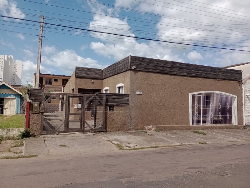 Casa à venda Centro com 405m² e 5 quartos por R$ 980.000 - 1701895325-img-20230419-120038030-mfnr.jpg