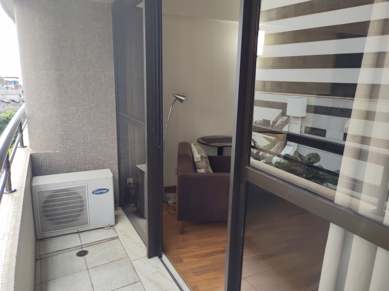 Apartamento à venda Paraíso com 30m² e 1 quarto por R$ 450.000 - 1210233923-lateral-varanda.jpg